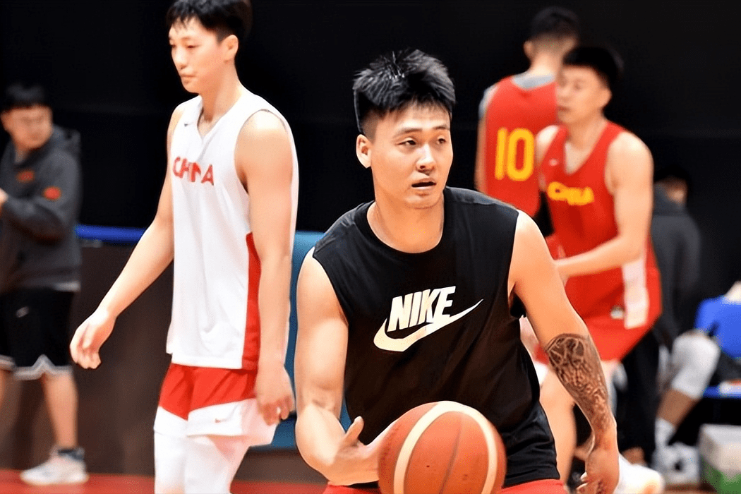 沙巴体育官网入口-夏洛特黄蜂发布备战花絮，窗口期官宣签约，法国杯任务艰巨，医务组通报恢复(黄蜂布里奇斯潜力)